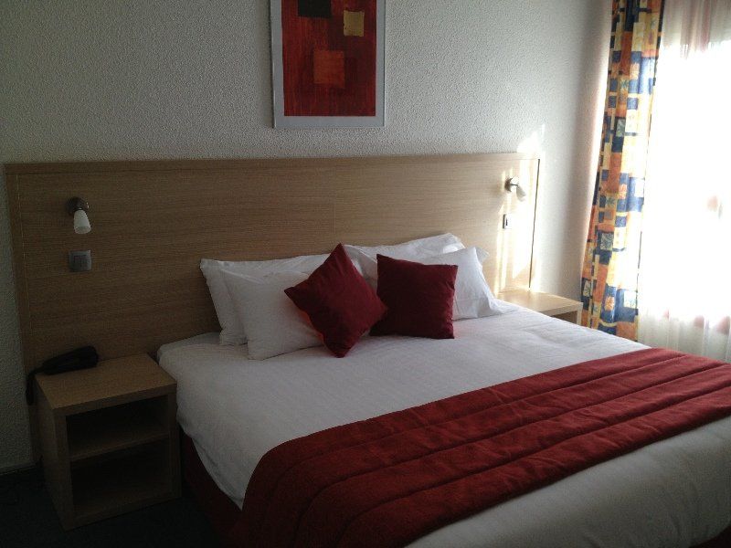 โรงแรมเลอ ซุด ฌวง-เลส์-แป็งส์ ภายนอก รูปภาพ